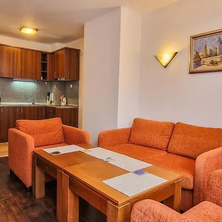 1bd With Parking & Balcony In By Flat Mаnager Lejlighed *
